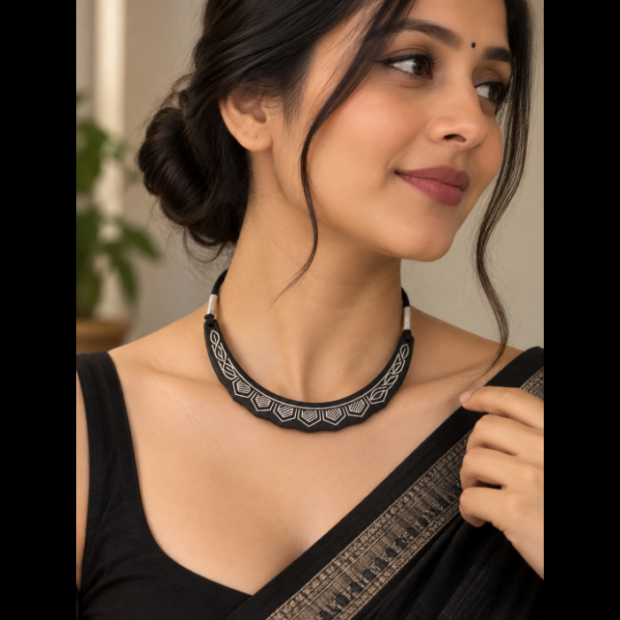 Elegant Silver Inlay Choker – Handcrafted Traditional Jewellery thumbnail 2