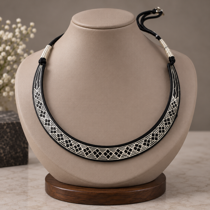Elegant Silver Inlay Choker – Handcrafted Heritage Jewellery thumbnail 3