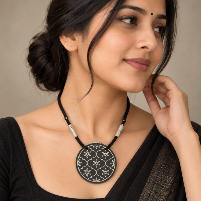 Classic Silver Inlay pendant mughal motif – Handcrafted Heritage Jewellery thumbnail 2