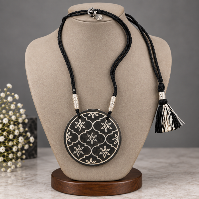 Classic Silver Inlay pendant mughal motif – Handcrafted Heritage Jewellery thumbnail 3