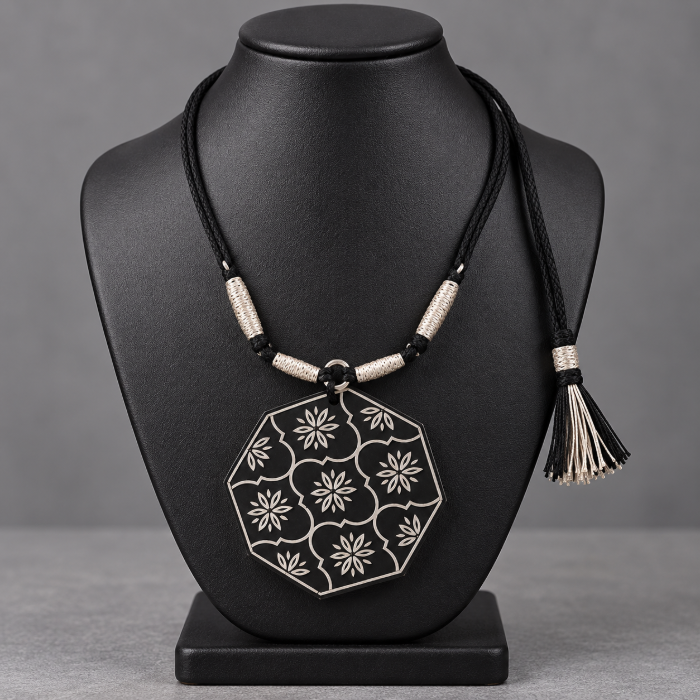 Elegant Silver Inlay Pendant – Handcrafted Traditional Jewellery thumbnail 3